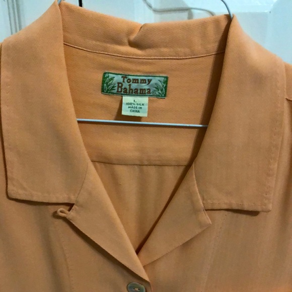 Tommy Bahama 100% Silk Short Sleeve Blouse - Picture 4 of 10